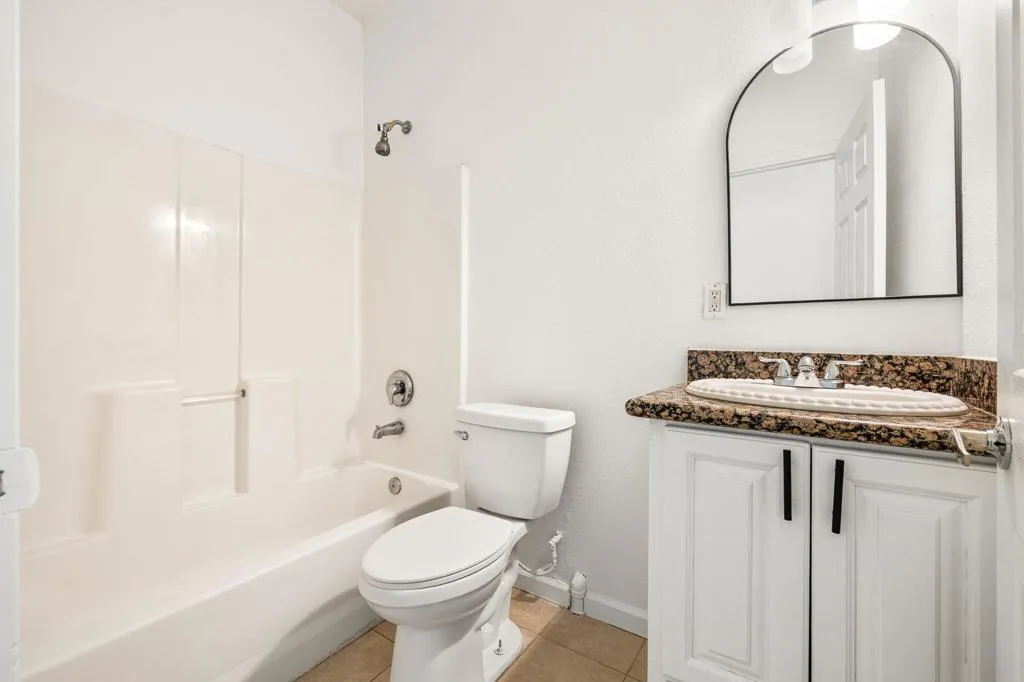 22135 Lamel Drive, Desert Hot Springs, California 92241 home-pic-24